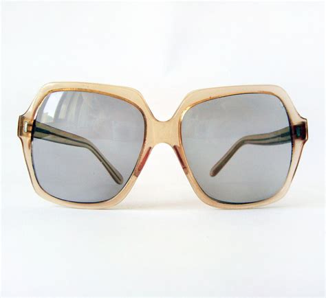 retro 60s sunglasses